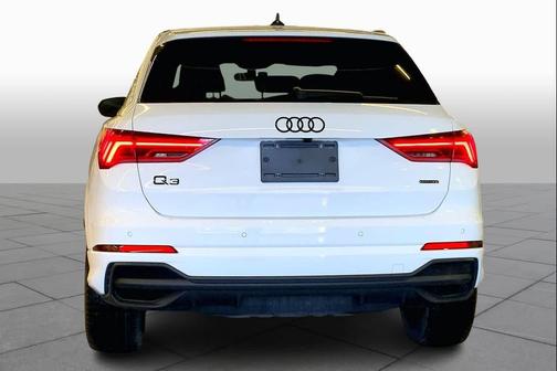 2024 Audi Q3 Premium 45 TFSI S line quattro Tiptronic