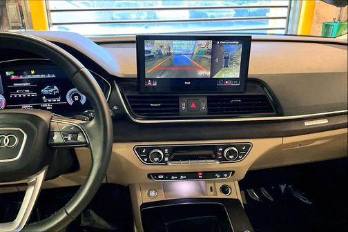 2022 Audi Q5 45 S line Premium Plus