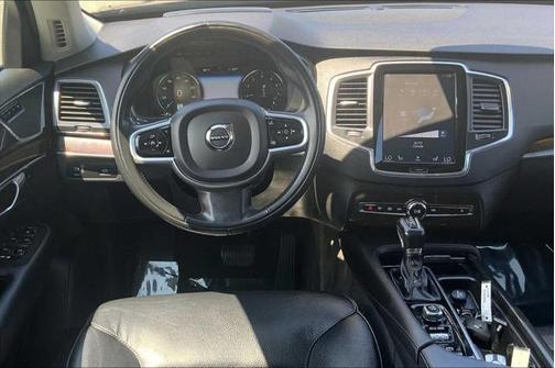 2019 Volvo XC90 T6 Momentum