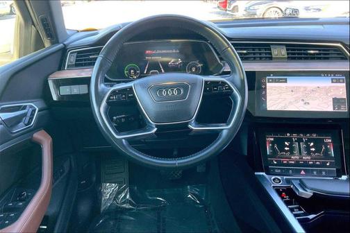 2021 Audi e-tron Premium
