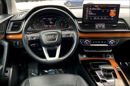 2023 Audi Q5 45 S line Premium