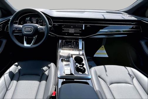 Glacier White m 2026 Audi Q8 55 Premium Plus
