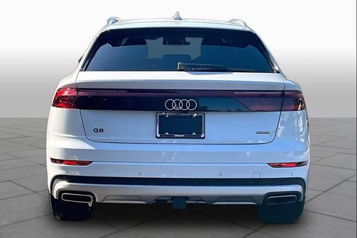 Glacier White m 2026 Audi Q8 55 Premium Plus