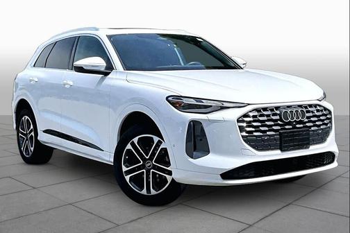 WHITE 2025 Audi Q5 Premium TFSI quattro S tronic