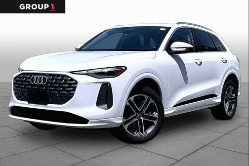 WHITE 2025 Audi Q5 Premium TFSI quattro S tronic