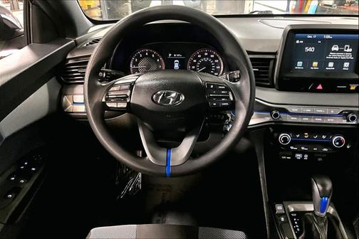2019 Hyundai Veloster 2