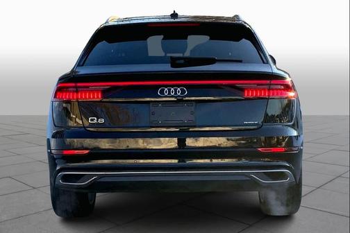 2022 Audi Q8 55 Premium Plus