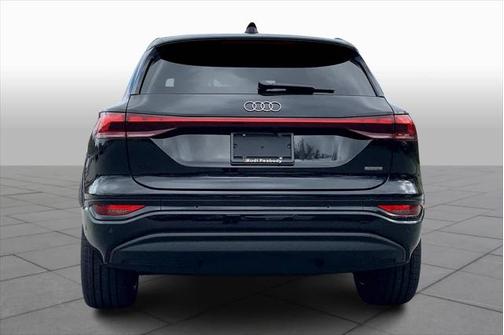 2025 Audi Q6 e-tron Premium Plus quattro