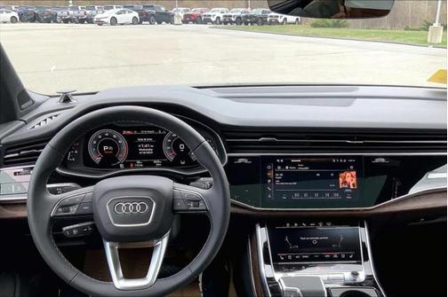 2025 Audi Q7 55 Prestige