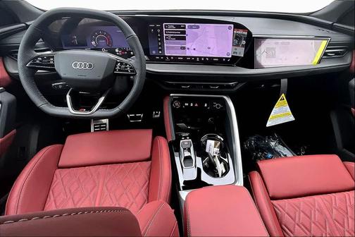 Mythos Black me 2026 Audi SQ5 3.0T Premium Plus