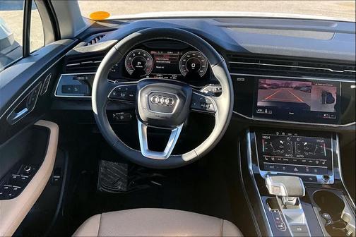 2025 Audi Q7 55 Premium Plus