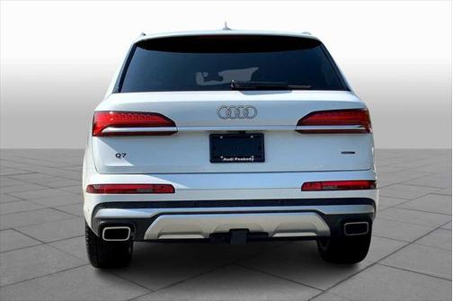 2025 Audi Q7 55 Premium Plus