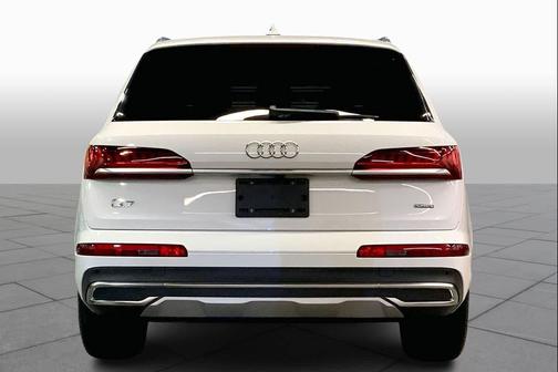 2022 Audi Q7 45 Premium