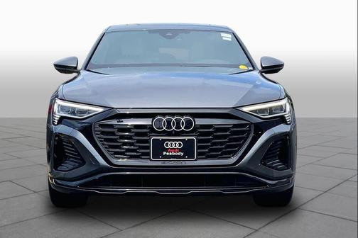 Daytona Gray Pearl Effect 2024 Audi Q8 e-tron Premium Plus