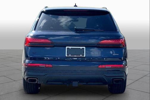 Waitomo Blue me 2026 Audi Q7 45 Premium Plus
