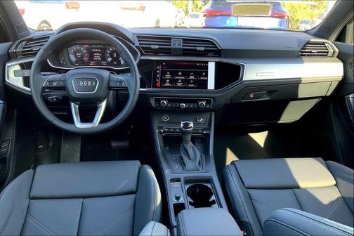 2025 Audi Q3 Premium 45 TFSI S line quattro Tiptronic