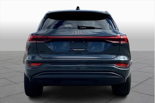 2025 Audi Q6 e-tron Premium Plus quattro