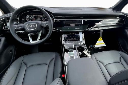 Glacier White m 2026 Audi Q7 45 Premium