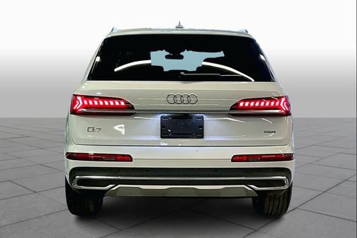 2023 Audi Q7 55 Premium