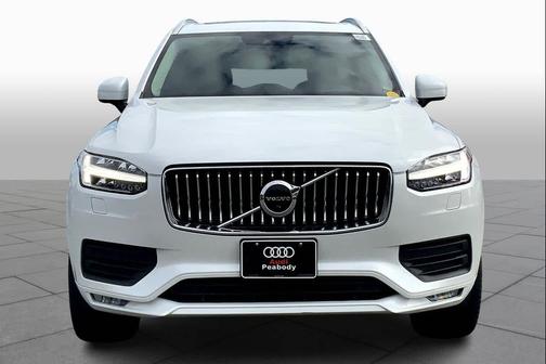 2020 Volvo XC90 T6 Momentum