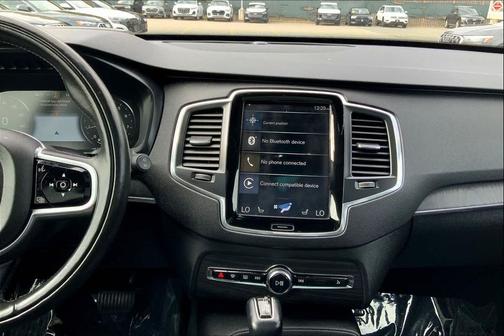 2020 Volvo XC90 T6 Momentum