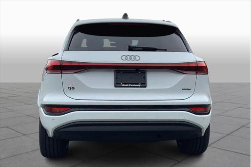 2025 Audi Q6 e-tron Premium Plus quattro