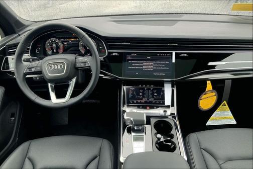 2025 Audi Q7 55 Premium Plus