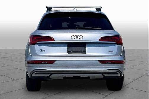 Florett Silver Metallic 2023 Audi Q5 40 Premium