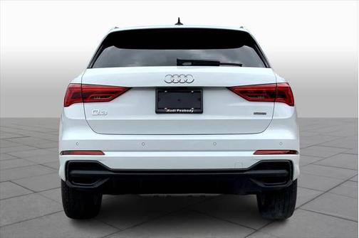 2025 Audi Q3 Premium 45 TFSI S line quattro Tiptronic