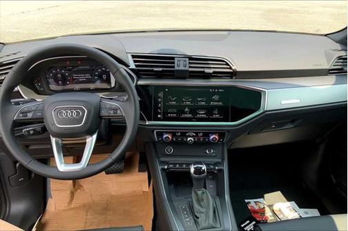 2025 Audi Q3 Premium 45 TFSI S line quattro Tiptronic