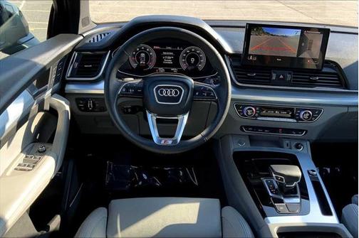 2025 Audi Q5 45 S line Premium Plus
