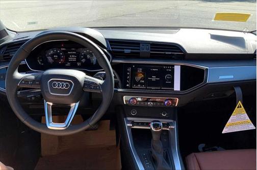 2025 Audi Q3 Premium 45 TFSI S line quattro Tiptronic