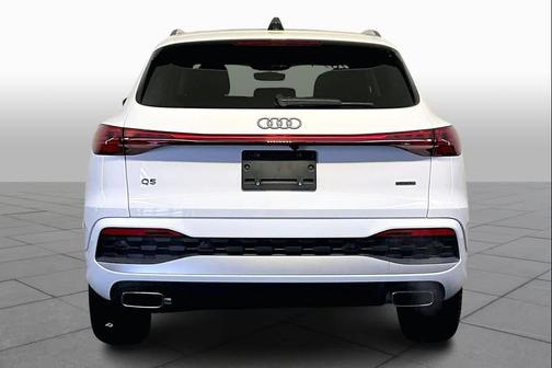 Arkona White 2025 Audi Q5 Premium TFSI quattro S tronic