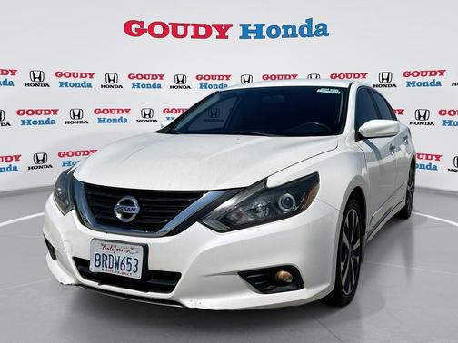 Pearl White 2017 Nissan Altima 2.5 SR