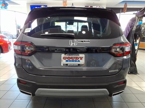 2025 Honda Pilot Touring 8-Passenger
