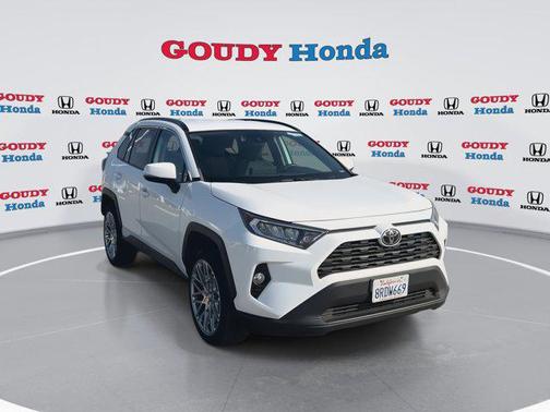 2020 Toyota RAV4 XLE