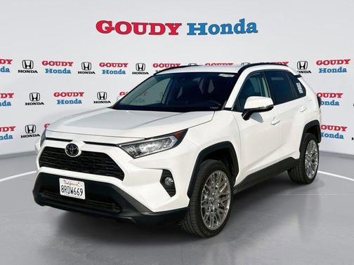 2020 Toyota RAV4 XLE
