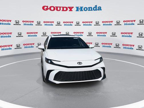 Ice 2025 Toyota Camry SE