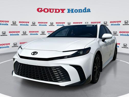 Ice Cap 2025 Toyota Camry SE