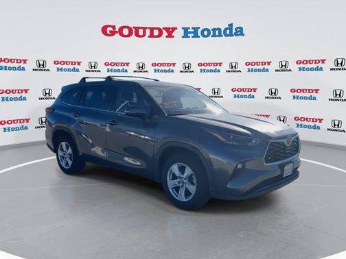 2022 Toyota Highlander LE