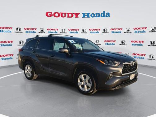 2022 Toyota Highlander LE