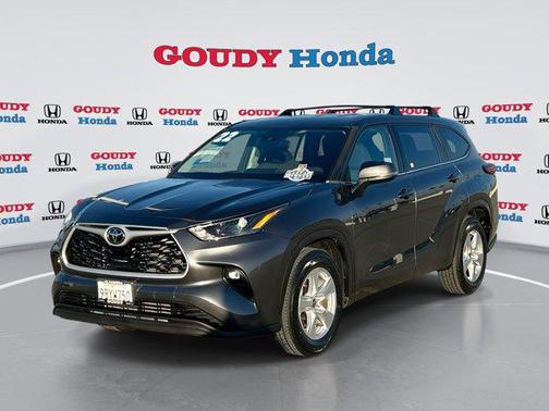 2022 Toyota Highlander LE