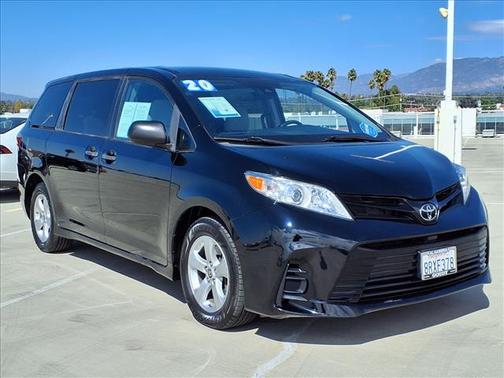 2020 Toyota Sienna SE