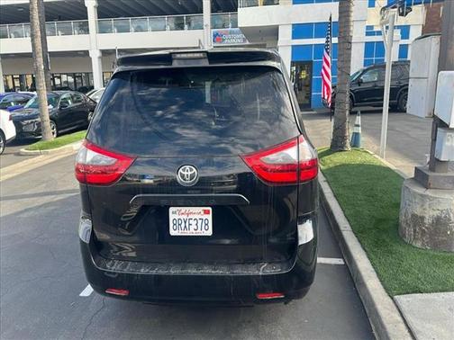 2020 Toyota Sienna SE