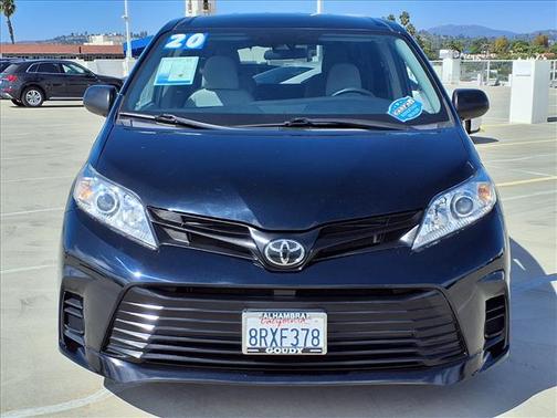 2020 Toyota Sienna SE