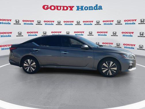 2020 Nissan Altima 2.5 SV