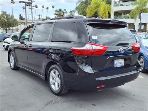 2019 Toyota Sienna LE
