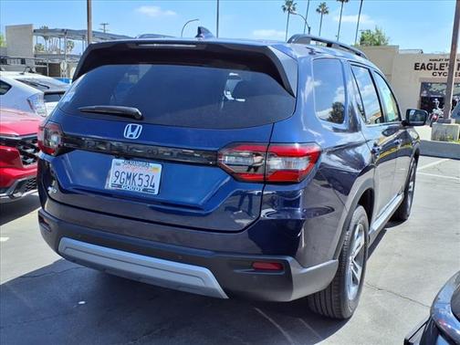 2023 Honda Pilot EX-L 8 Passenger
