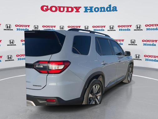 Sonic Gray Pearl 2023 Honda Pilot Touring 8-Passenger