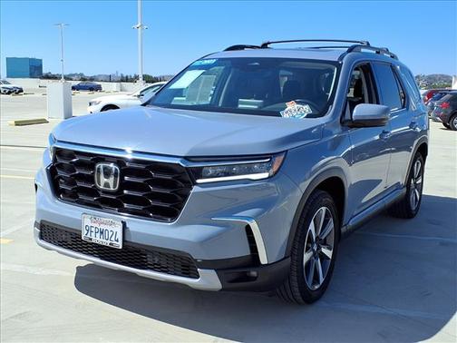 2023 Honda Pilot Touring 8-Passenger